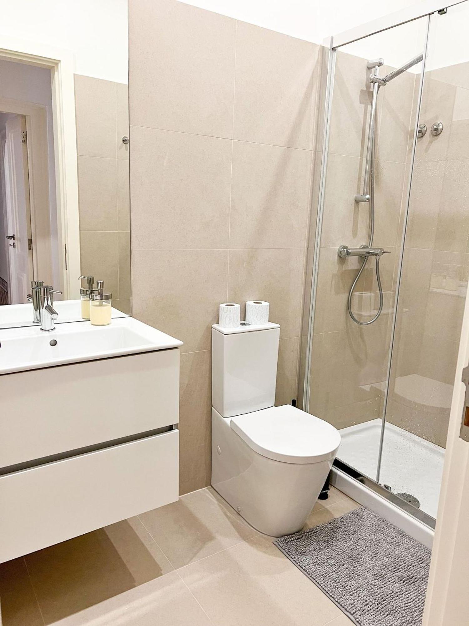 Cozy Room With Privative Bathroom On Rua Augusta Lisboa Eksteriør billede